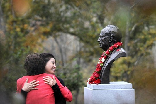 Bronze portrait sculpture bust of A. BOYD CLAYTOR III at Claytor Nature Center with family members, U.L., Bedford, VA